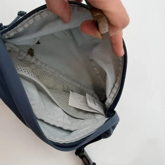 Navy Blue Fjallraven Bumbag Hip 1876 - Picture 4 of 6